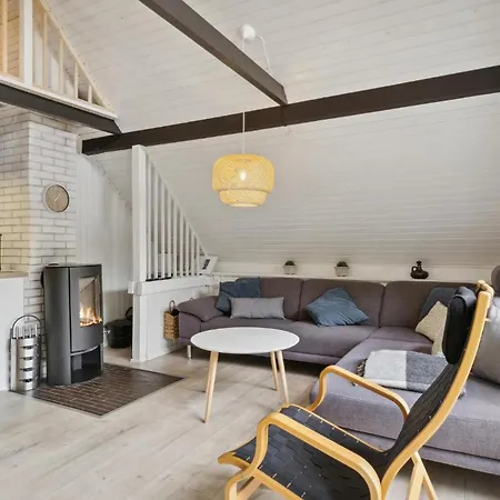 Holiday home Beautiful In With Kitchen